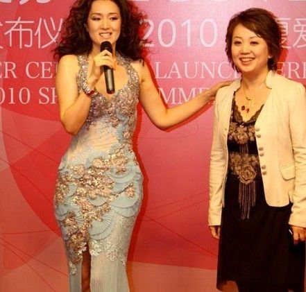 女明星代言内衣大拼性感