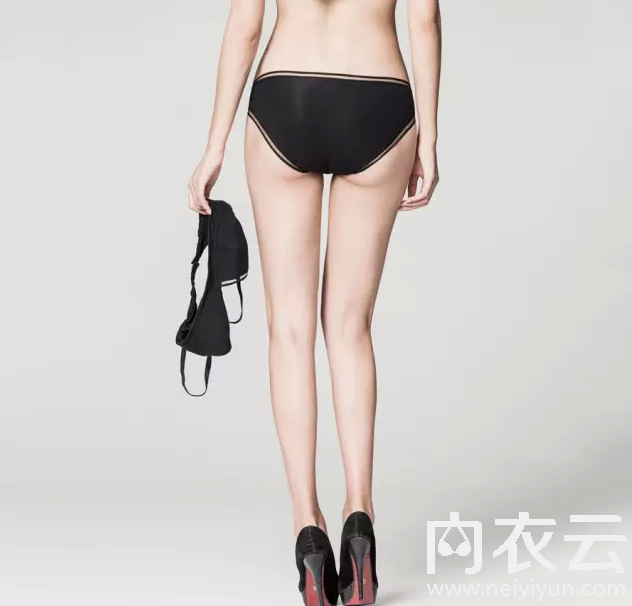 内衣设计师出书大谈胸罩和吊袜带的那些事儿