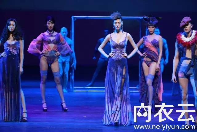 爱慕：比内衣更贴心的是男设计师的手