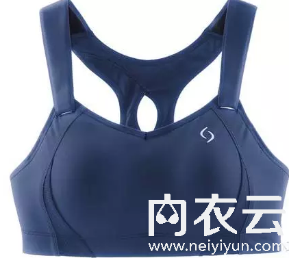 爱运动的姑娘们，不穿运动内衣跑步易下垂！