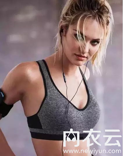 爱运动的姑娘们，不穿运动内衣跑步易下垂！