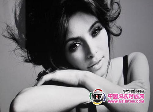 金·卡戴珊内衣照幕后照大放送