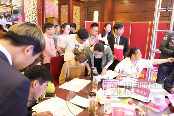 2018年新款式内衣_...重新定义性感：忠于自我才是更高形式的美|刘健|胸罩|内衣_新浪新闻