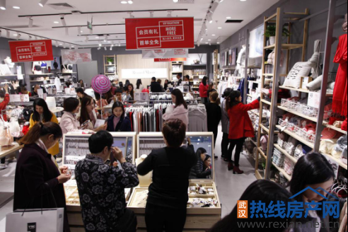 女士内衣最好的品牌_内衣加盟哪家好,玫瑰春天是女人们首选的内衣品牌
