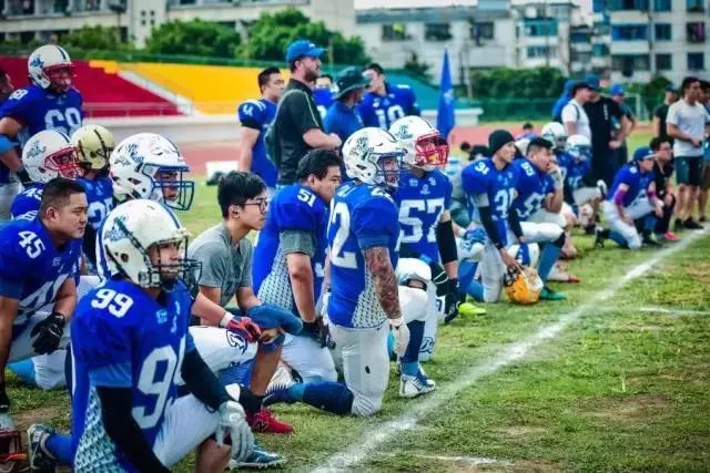 内衣橄榄球赛_2018苏城首场全装备橄榄球大战邀您观赛！