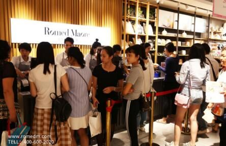 内衣加盟网_内衣加盟哪家好,玫瑰春天是女人们首选的内衣品牌