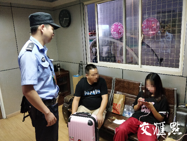 14岁的小女孩内衣_他21岁时恋上14岁小女孩,用7年时间等她长大,婚后却大变样