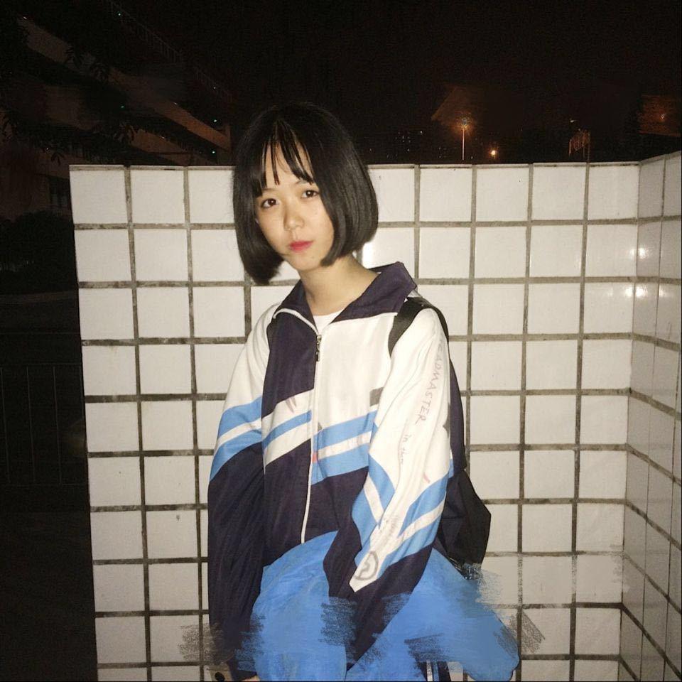 14岁美女内衣_14岁美少女拼命吃肥肉怎么回事？为什么14岁美少女拼命吃肥肉？