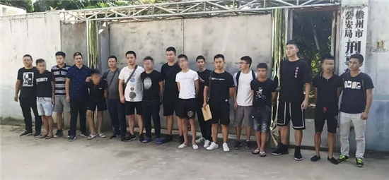 14岁美女内衣_14岁美少女拼命吃肥肉怎么回事？为什么14岁美少女拼命吃肥肉？