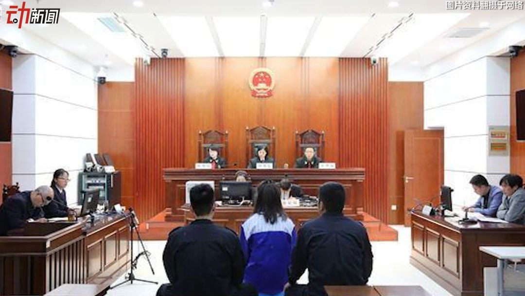 14岁女生内衣_14岁少女砍杀亲弟弟,只因深夜玩手机怕被告状