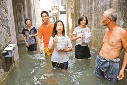 14岁少女内衣照片_14岁少女离家失联出走前曾与神秘男聊天并获费用