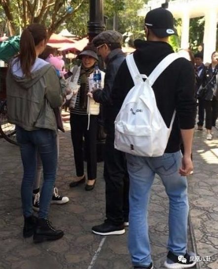 潘霜霜内衣_被“下蛊”般的奇葩爱情！他刚送走嫩妹又摊上内衣模特