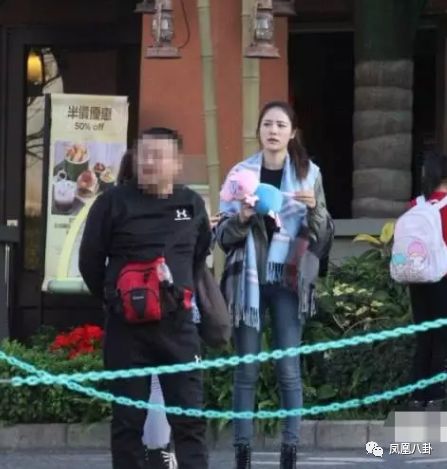 潘霜霜内衣_被“下蛊”般的奇葩爱情！他刚送走嫩妹又摊上内衣模特