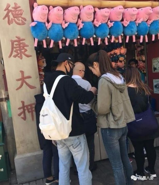 潘霜霜内衣_被“下蛊”般的奇葩爱情！他刚送走嫩妹又摊上内衣模特