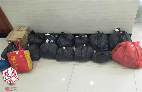 07内衣裤_男子7次偷女性内衣裤：我玩了以后就带出门全扔河里