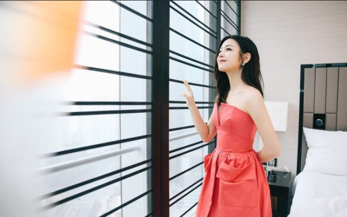 穿抹胸礼服的内衣_王珞丹穿抹胸礼服秀小腹,网友：发福了？